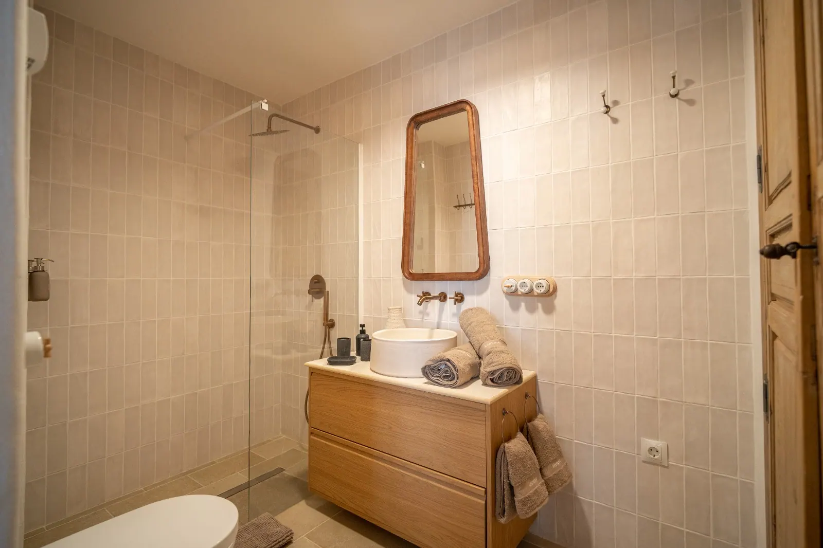 Baño reformado por Misha Construcciones y Reformas