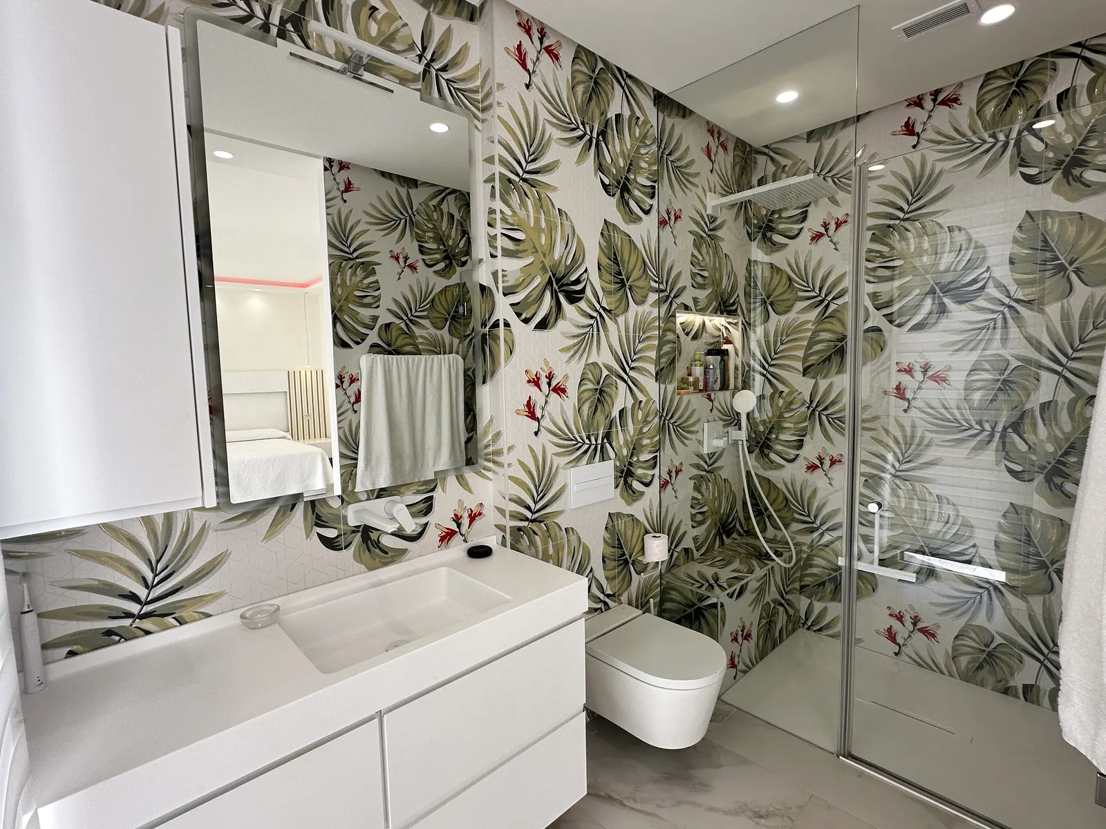 Baño reformado por Misha Construcciones y Reformas