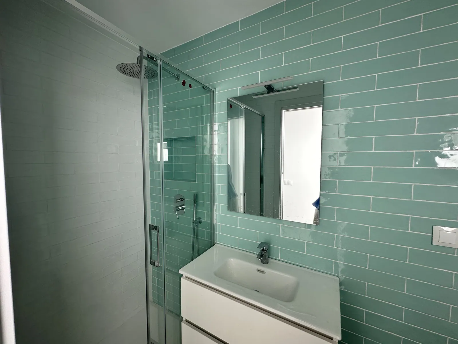 Baño reformado por Misha Construcciones y Reformas