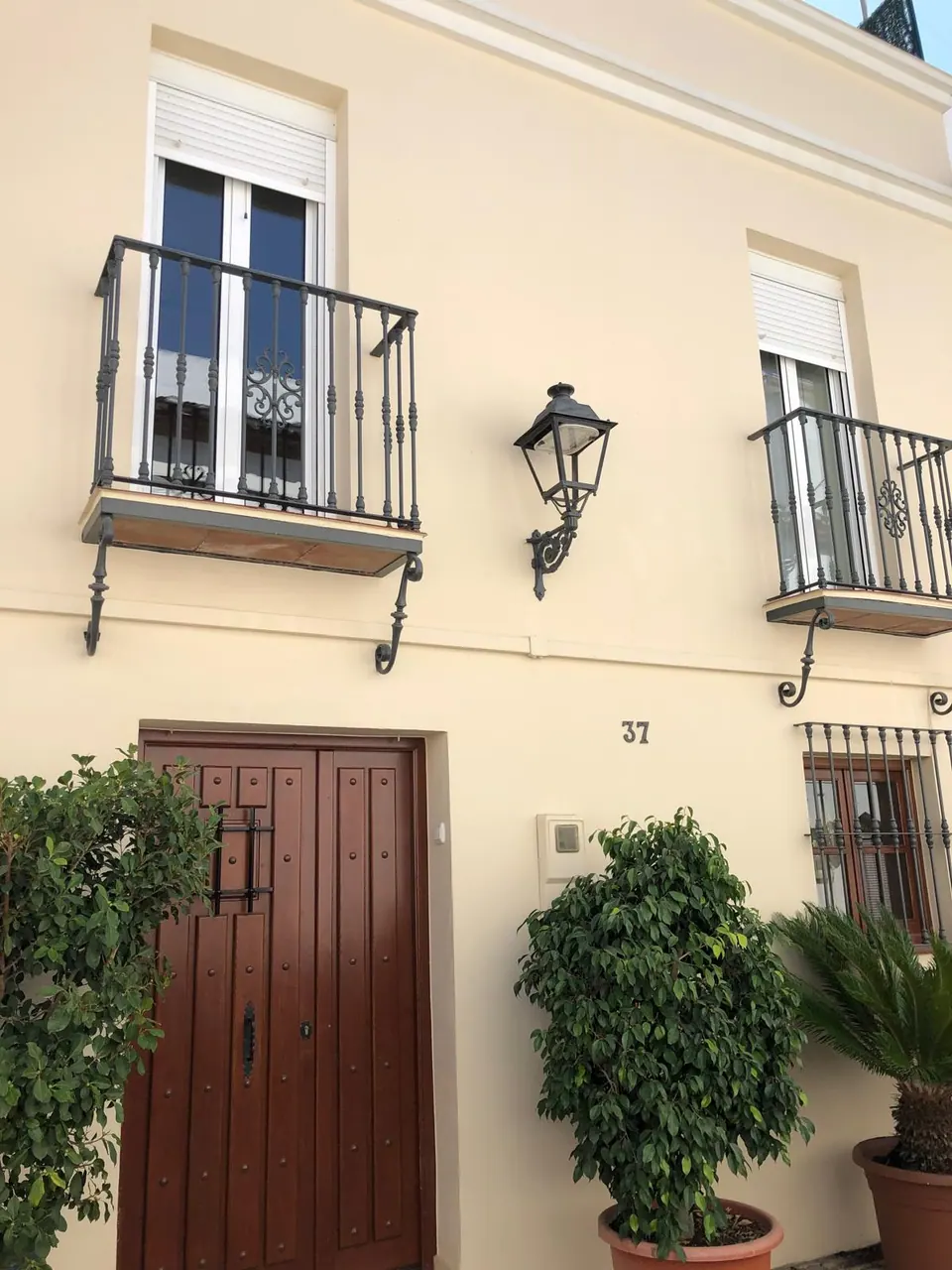 Fachada rehabilitada por Misha Construcciones y Reformas