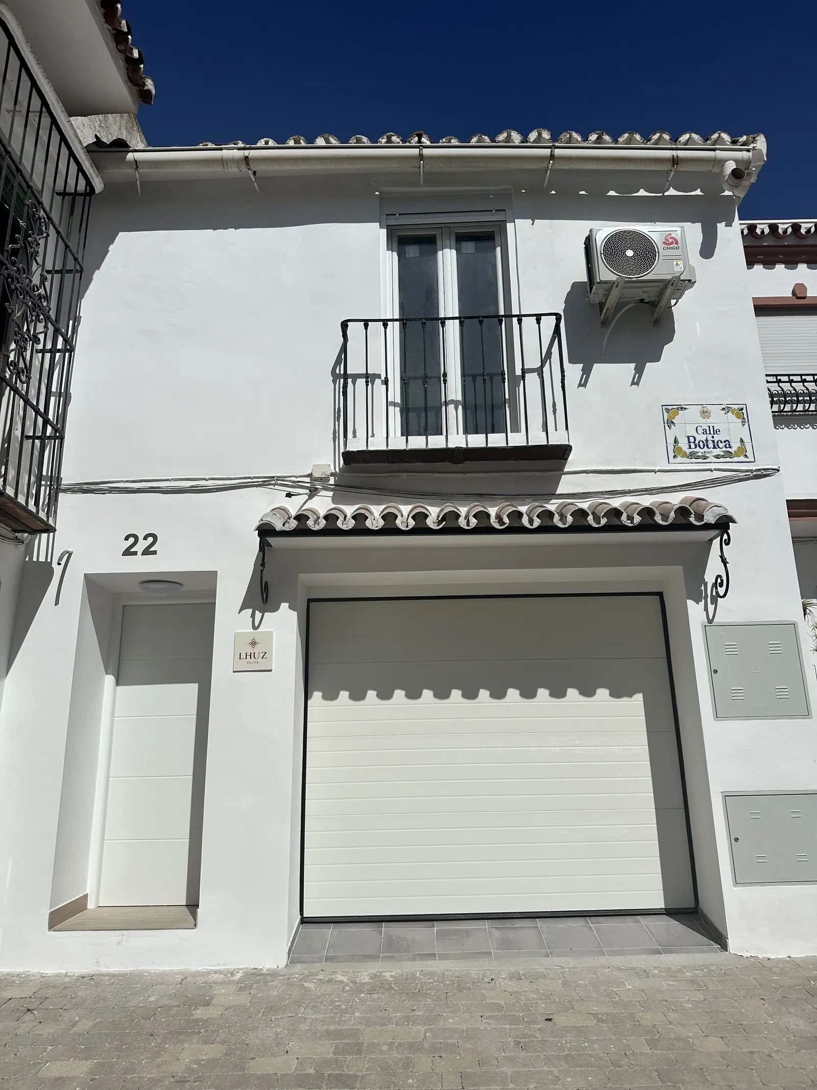 Fachada rehabilitada por Misha Construcciones y Reformas